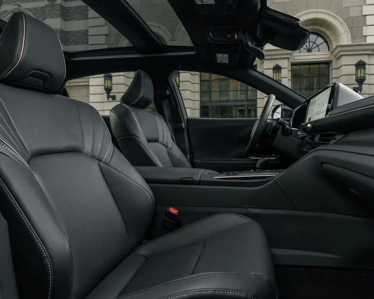 toyota-2025-crown-platinum-interior-softex-black-passenger-seat-l