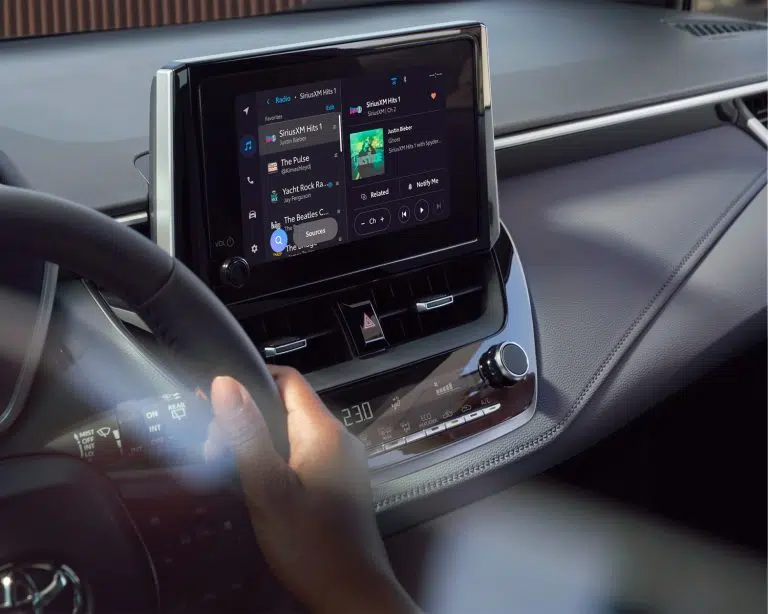 toyota-overview-gallery-2025-corolla-hatchback-interior-screen-l
