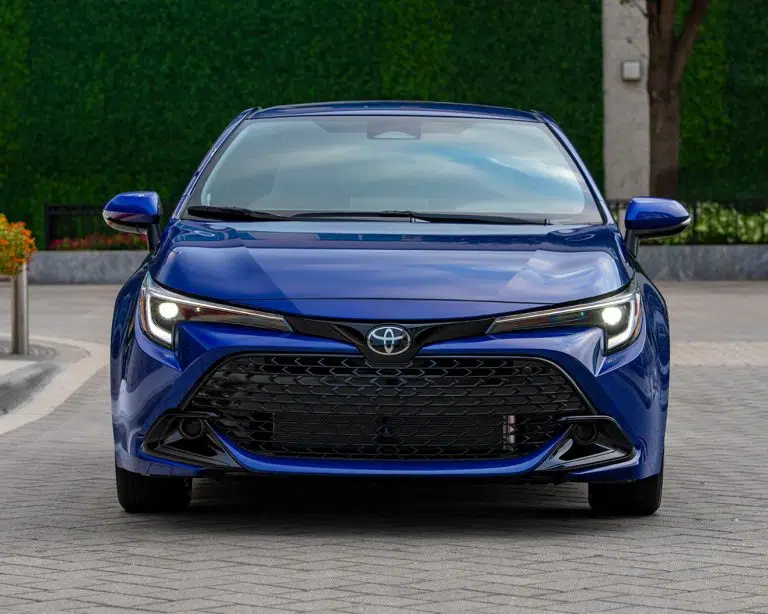 toyota-overview-gallery-2025-corolla-hatchback-xse-blue-crush-metallic-l