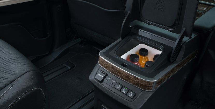 toyota-2025-sienna-platinum-fridgebox-l