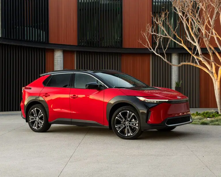 toyota-2025-bz4x-xle-tech-supersonic-red-black-roof-l