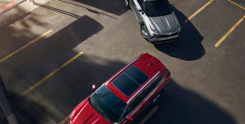 toyota-2025-highlander-hybrid-platinum-ruby-flare-pearl-celestial-silver-metallic-aerial-l