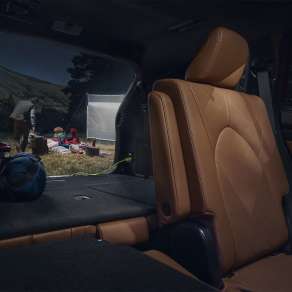toyota-2025-highlander-interior-glazed-caramel-cargo-l