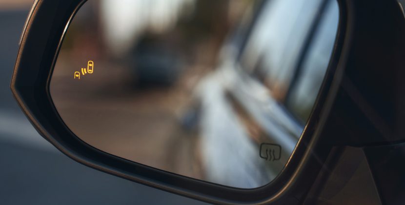 toyota-2025-highlander-rear-traffic-alert-side-mirror-l