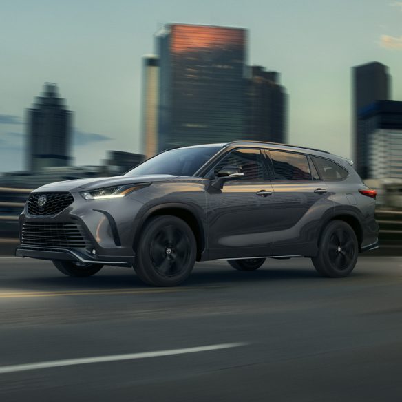 toyota-2025-highlander-xse-magnetic-grey-metallic-l