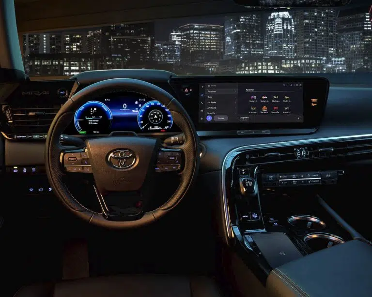 toyota-2025-mirai-xle-dashboard-l