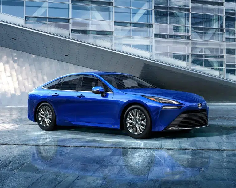 toyota-2025-mirai-xle-hydro-blue-l
