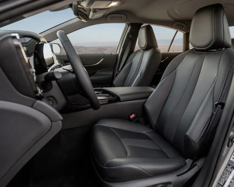 toyota-2025-mirai-xle-interior-l