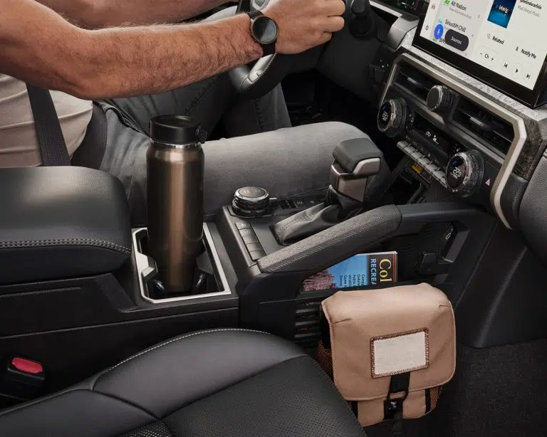 toyota-2025-tacoma-hybrid-limited-interior-mineral-l