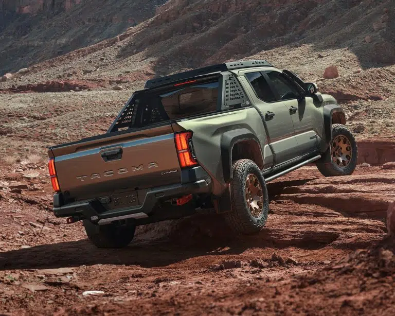 toyota-2025-tacoma-trailhunter-oxide-bronze-rear-l