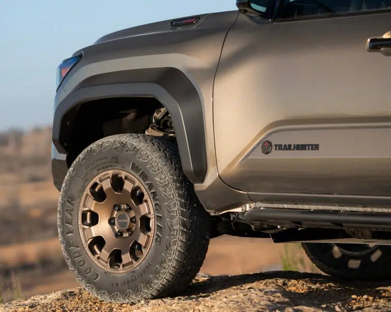 toyota-2025-tacoma-trailhunter-oxide-bronze-wheel-l